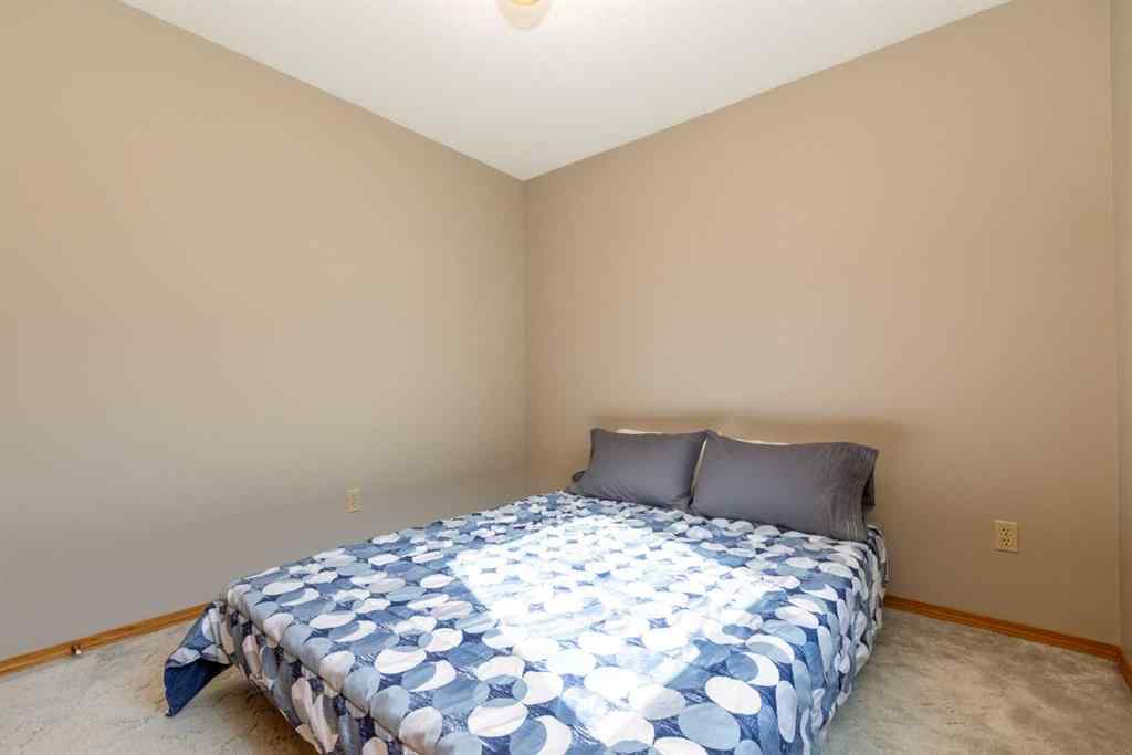 MLS® A2256262 - 5319 37 Street  in Margodt Innisfail, Residential