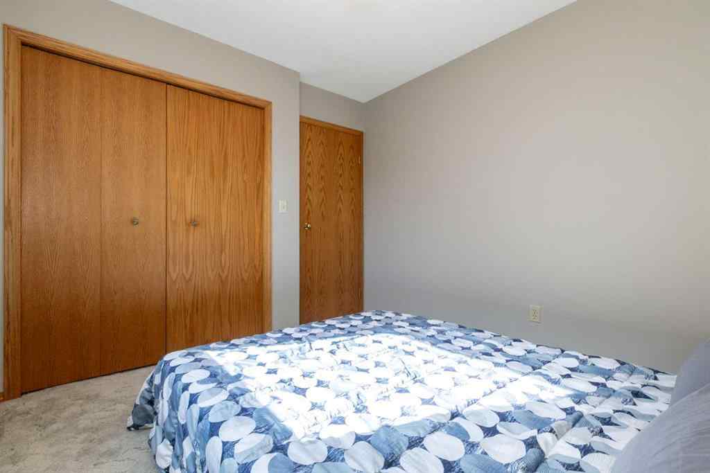 MLS® A2256262 - 5319 37 Street  in Margodt Innisfail, Residential