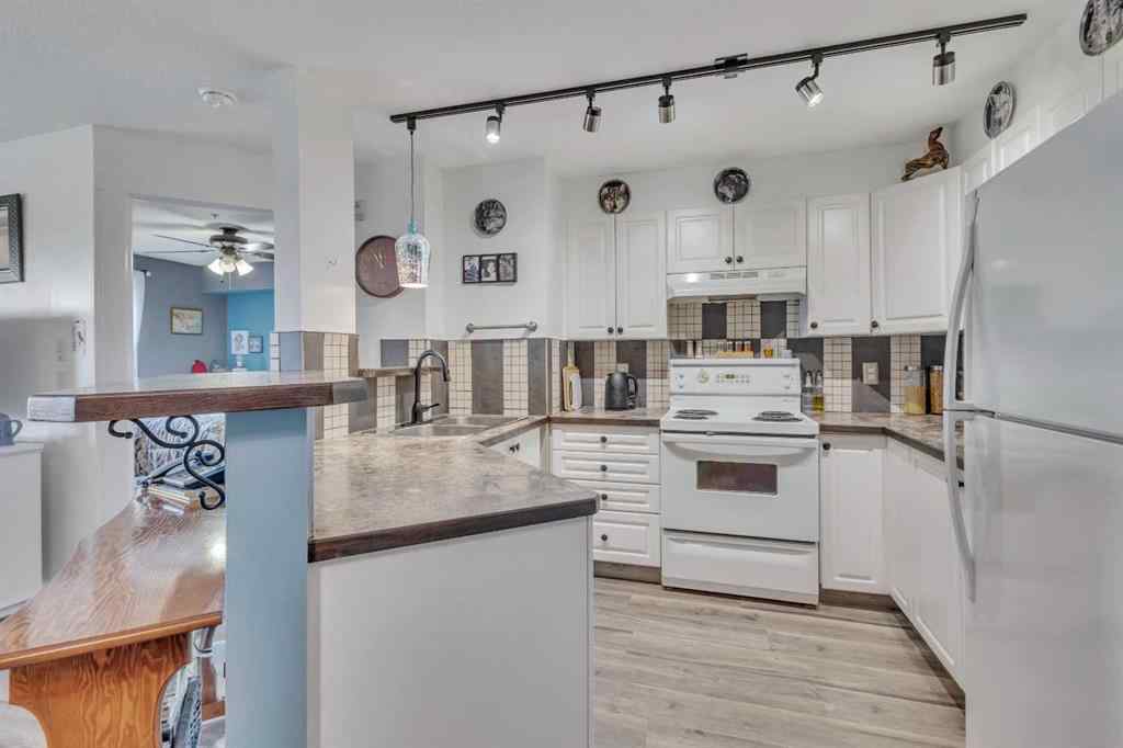 MLS® A2256268 - Unit #205 60 Lawford Avenue  in Lonsdale Red Deer, Residential