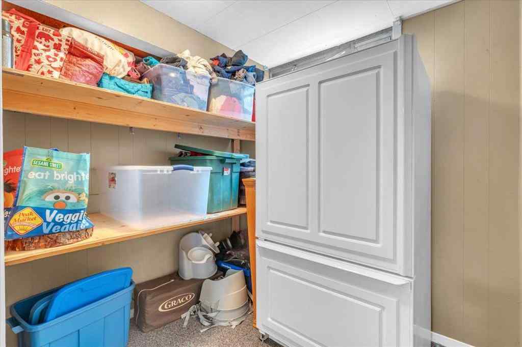 MLS® A2256277 - 427 Capri Avenue NW in Brentwood Calgary, Residential