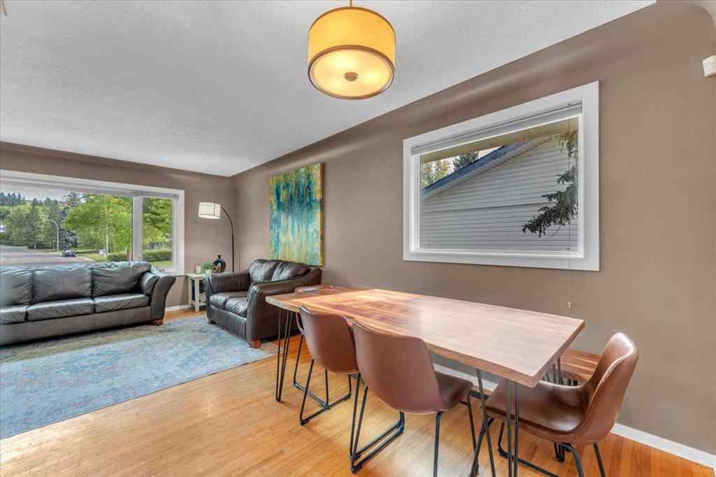 MLS® A2256277 - 427 Capri Avenue NW in Brentwood Calgary, Residential