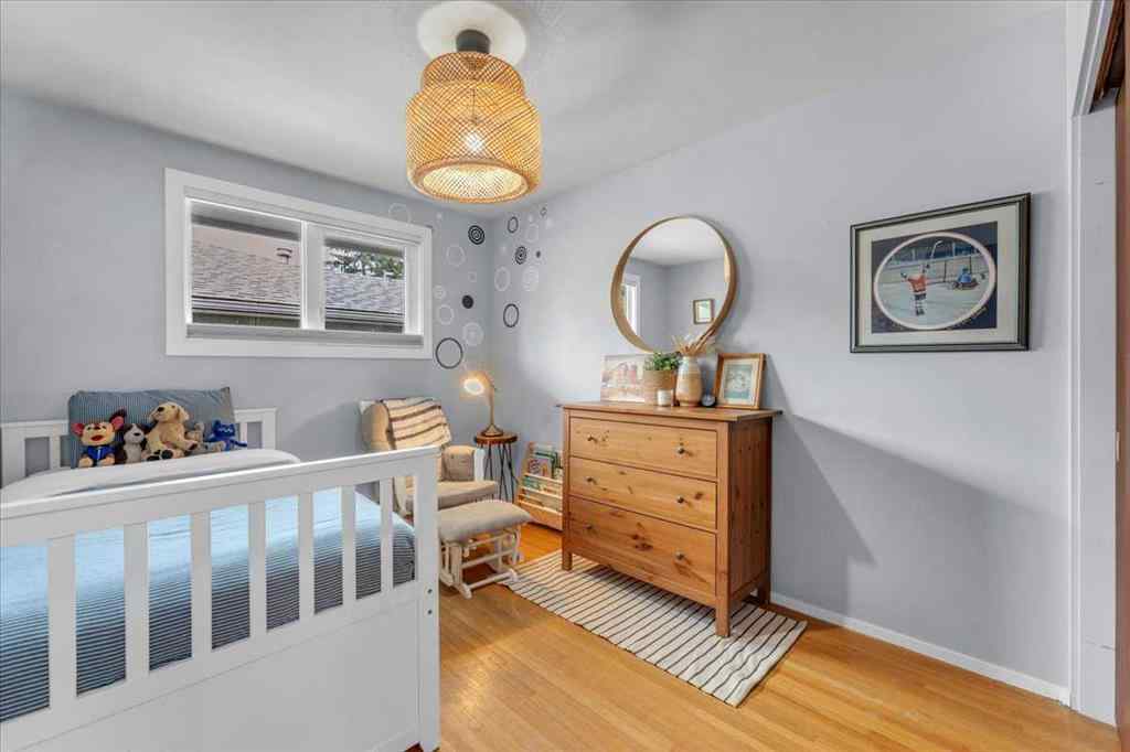 MLS® A2256277 - 427 Capri Avenue NW in Brentwood Calgary, Residential