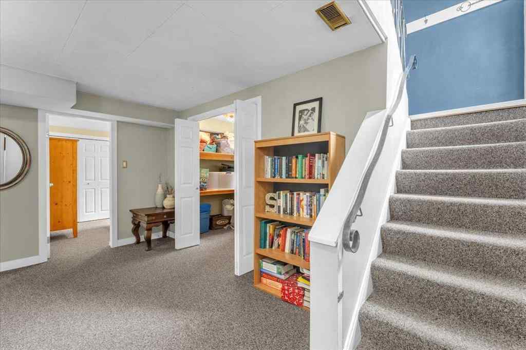 MLS® A2256277 - 427 Capri Avenue NW in Brentwood Calgary, Residential