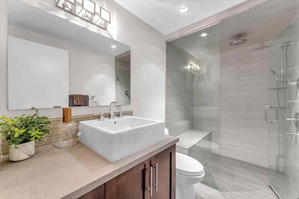 MLS® A2256277 - 427 Capri Avenue NW in Brentwood Calgary, Residential