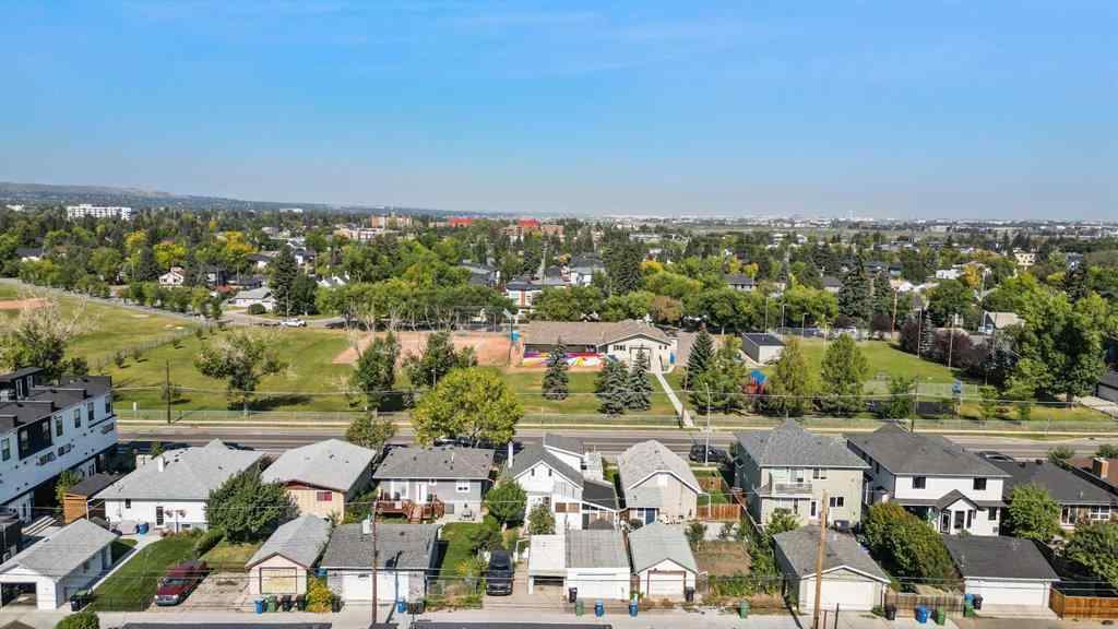 MLS® A2256286 - 809 8 Avenue NE in Renfrew Calgary, Residential