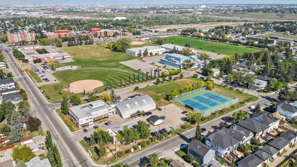 MLS® A2256286 - 809 8 Avenue NE in Renfrew Calgary, Residential