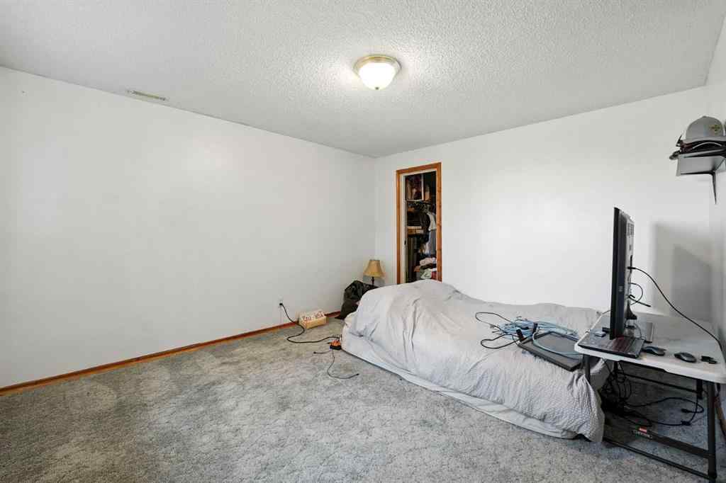 MLS® A2256287 - 338123 80 Street E in NONE Rural Foothills County, Residential