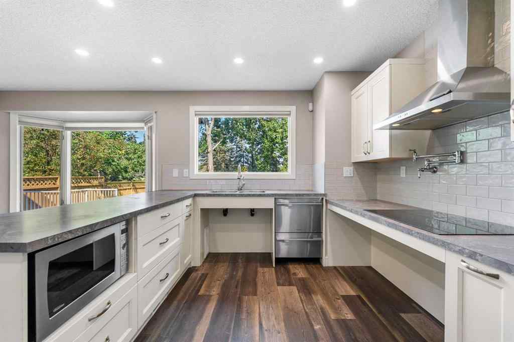 MLS® A2256288 - 14 Douglasbank Drive SE in Douglasdale/Glen Calgary, Residential