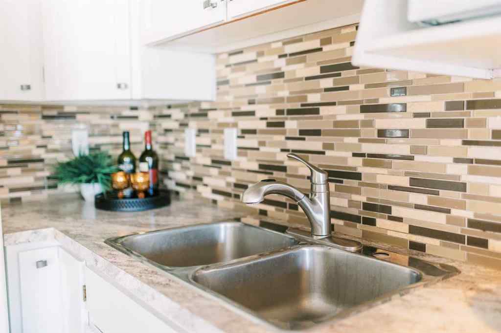 MLS® A2256290 - 4916A 53 Street  in Downtown West Stettler, Residential