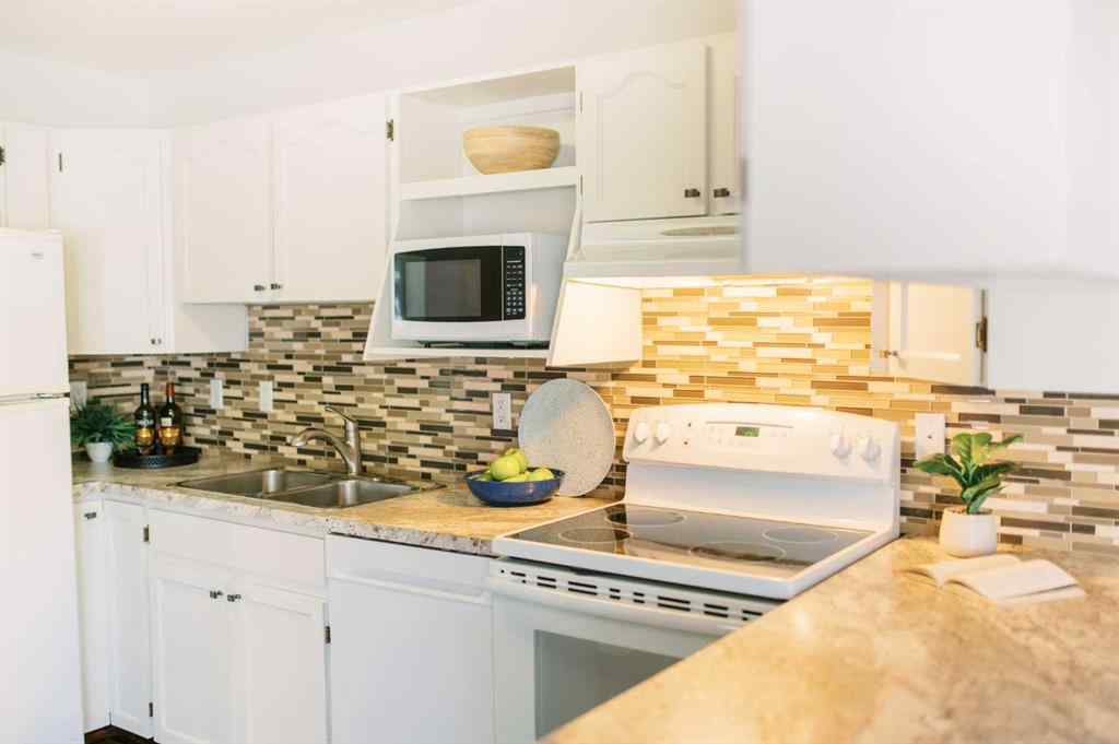 MLS® A2256290 - 4916A 53 Street  in Downtown West Stettler, Residential