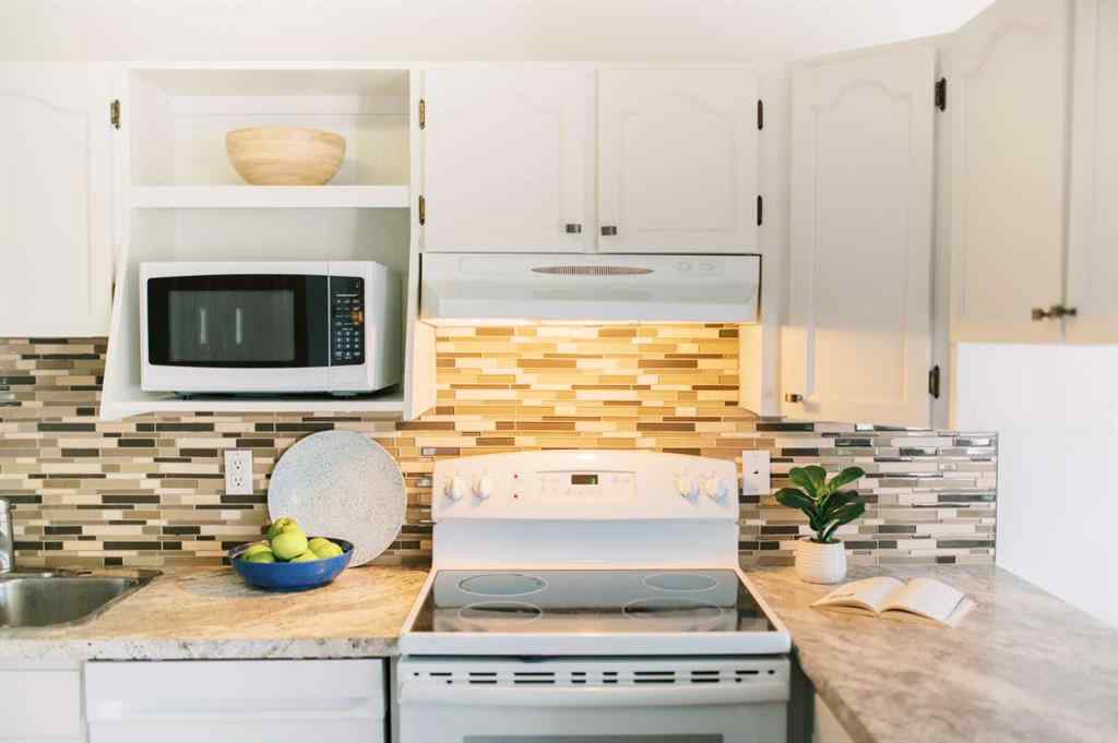 MLS® A2256290 - 4916A 53 Street  in Downtown West Stettler, Residential