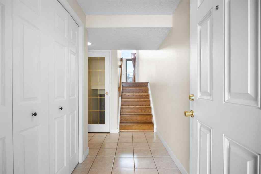 MLS® A2256291 - 322 Point Mckay Gardens NW in Point McKay Calgary, Residential