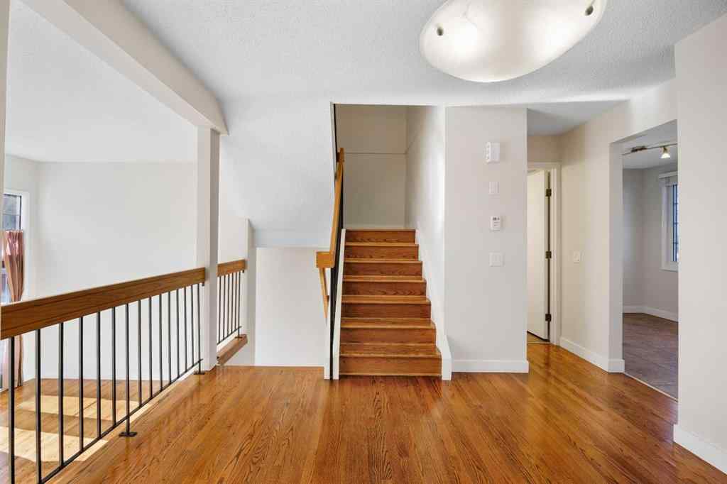 MLS® A2256291 - 322 Point Mckay Gardens NW in Point McKay Calgary, Residential