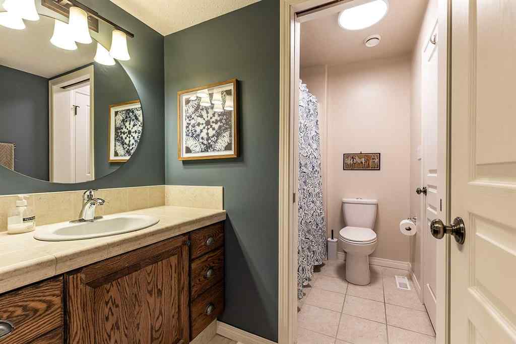 MLS® A2256292 - 70 Sundance Road SW in SW Southridge Medicine Hat, Residential