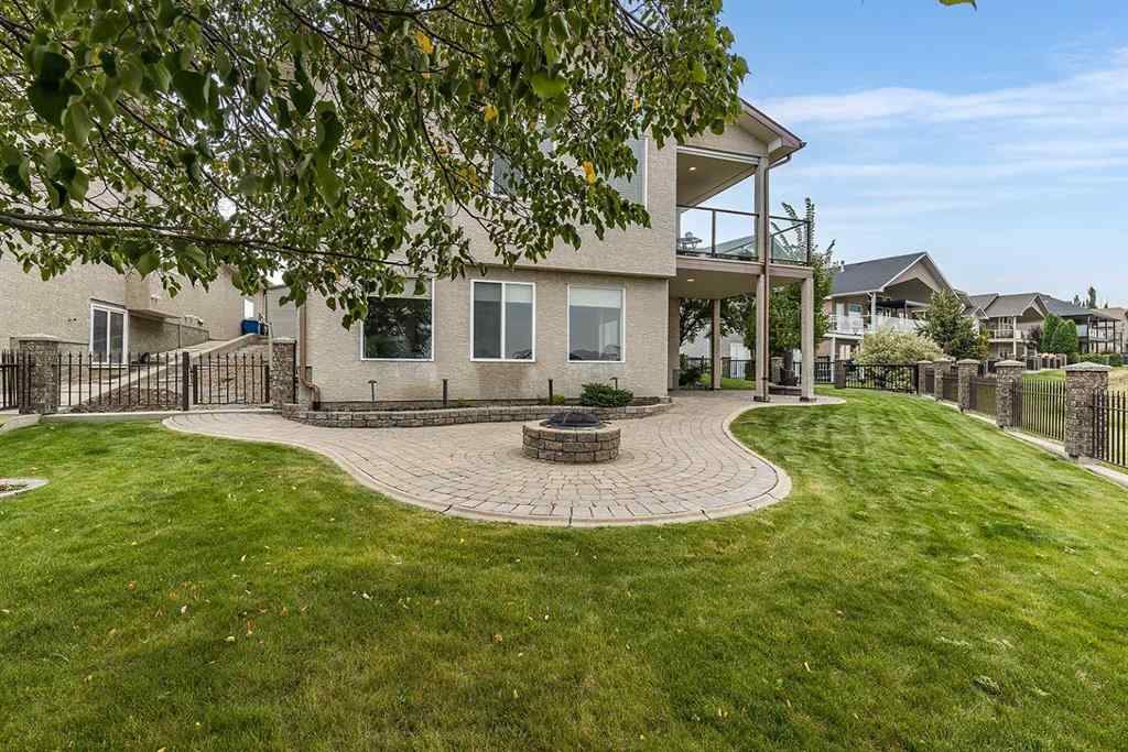 MLS® A2256292 - 70 Sundance Road SW in SW Southridge Medicine Hat, Residential