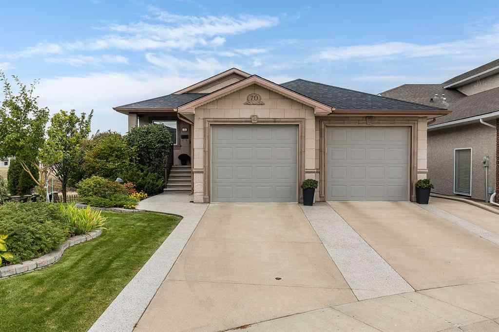 MLS® A2256292 - 70 Sundance Road SW in SW Southridge Medicine Hat, Residential