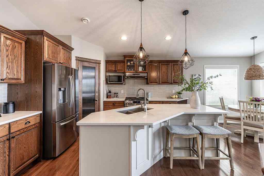 MLS® A2256292 - 70 Sundance Road SW in SW Southridge Medicine Hat, Residential
