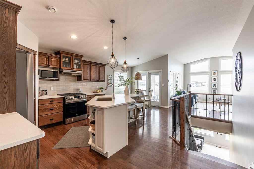 MLS® A2256292 - 70 Sundance Road SW in SW Southridge Medicine Hat, Residential