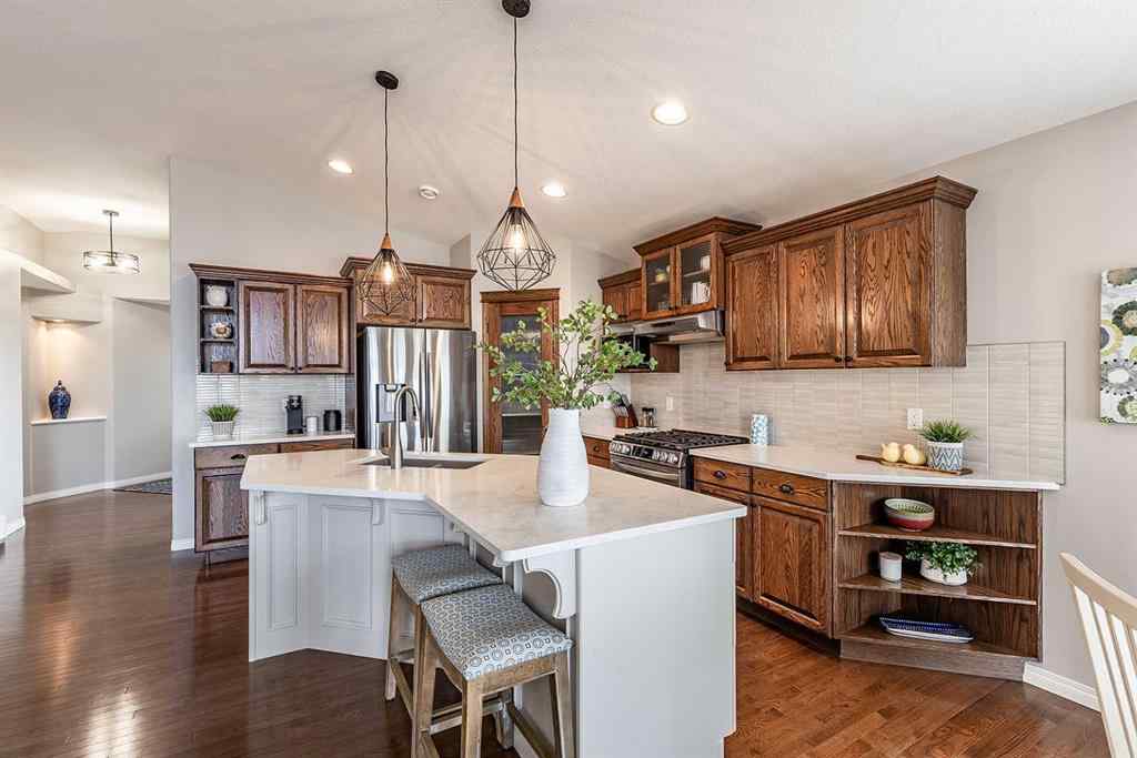 MLS® A2256292 - 70 Sundance Road SW in SW Southridge Medicine Hat, Residential
