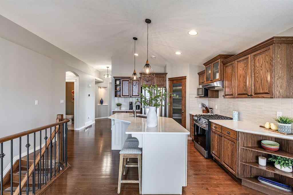 MLS® A2256292 - 70 Sundance Road SW in SW Southridge Medicine Hat, Residential