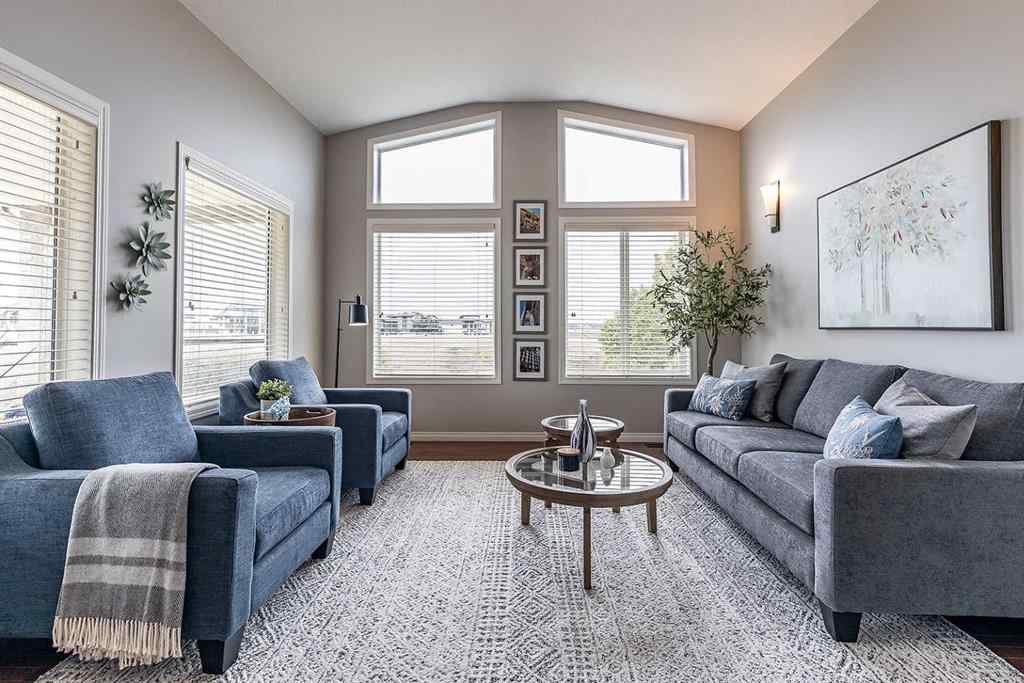 MLS® A2256292 - 70 Sundance Road SW in SW Southridge Medicine Hat, Residential
