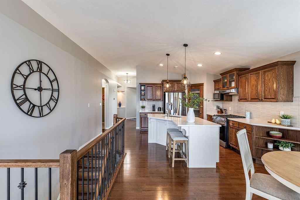 MLS® A2256292 - 70 Sundance Road SW in SW Southridge Medicine Hat, Residential