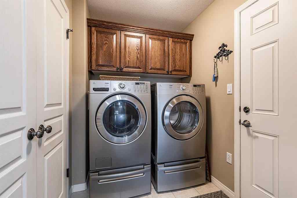 MLS® A2256292 - 70 Sundance Road SW in SW Southridge Medicine Hat, Residential