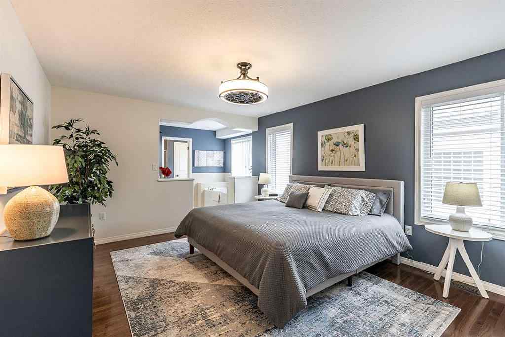 MLS® A2256292 - 70 Sundance Road SW in SW Southridge Medicine Hat, Residential