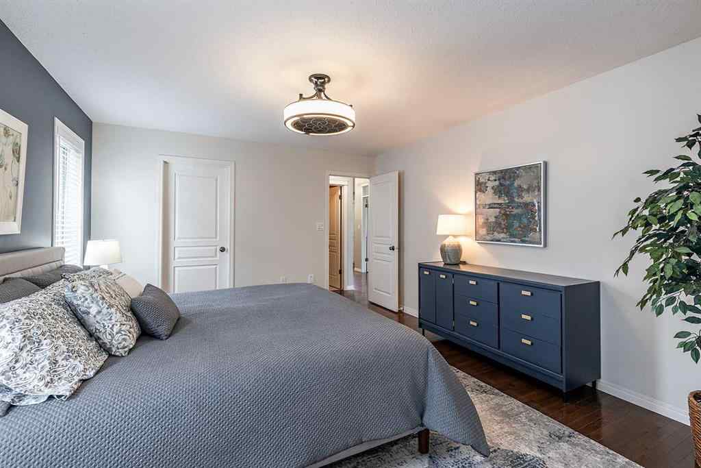 MLS® A2256292 - 70 Sundance Road SW in SW Southridge Medicine Hat, Residential