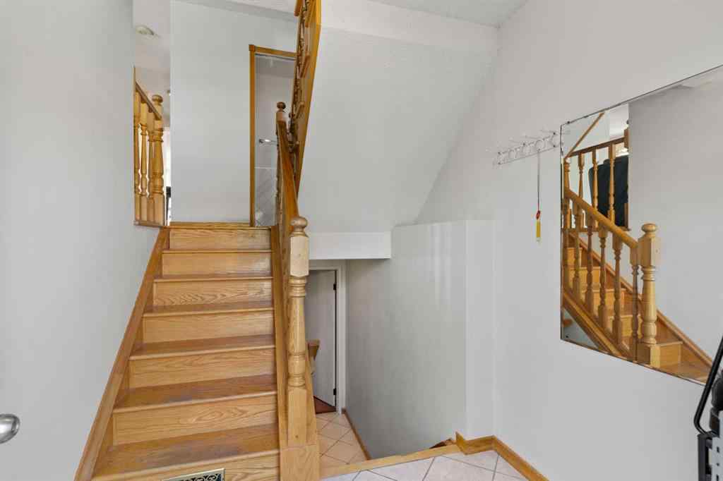 MLS® A2256293 - 89 Edgedale Drive NW in Edgemont Calgary, Residential