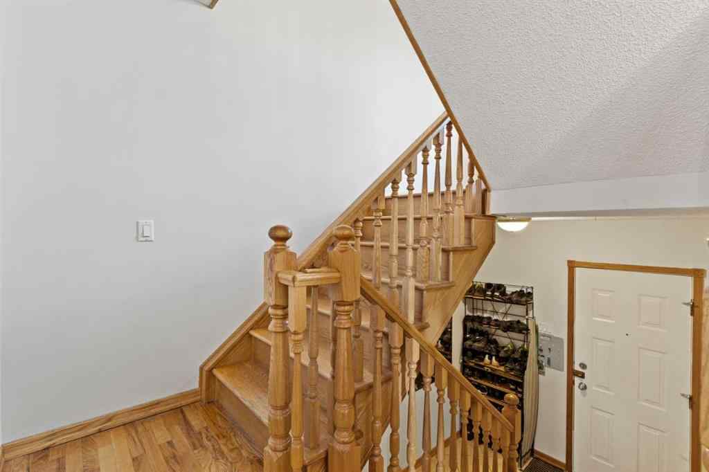 MLS® A2256293 - 89 Edgedale Drive NW in Edgemont Calgary, Residential