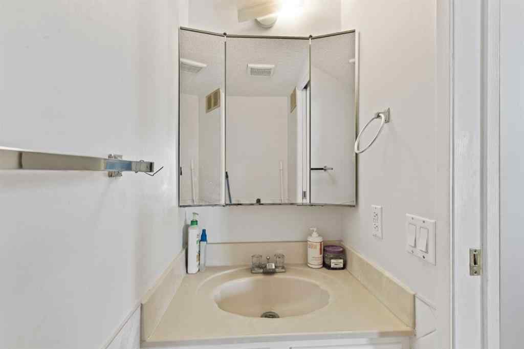 MLS® A2256293 - 89 Edgedale Drive NW in Edgemont Calgary, Residential