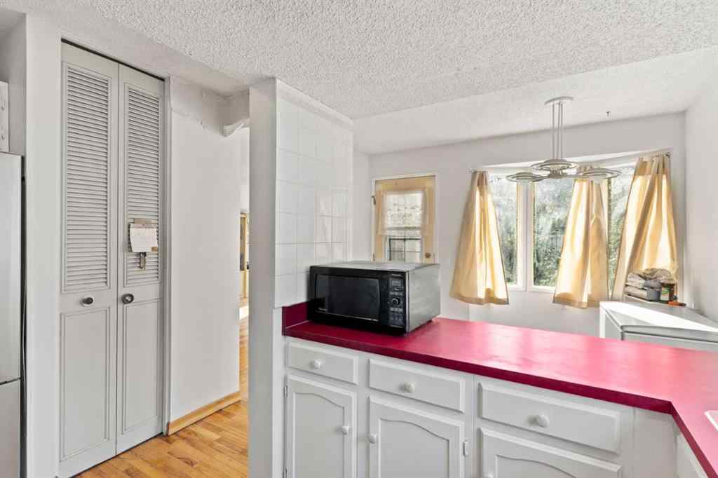 MLS® A2256293 - 89 Edgedale Drive NW in Edgemont Calgary, Residential