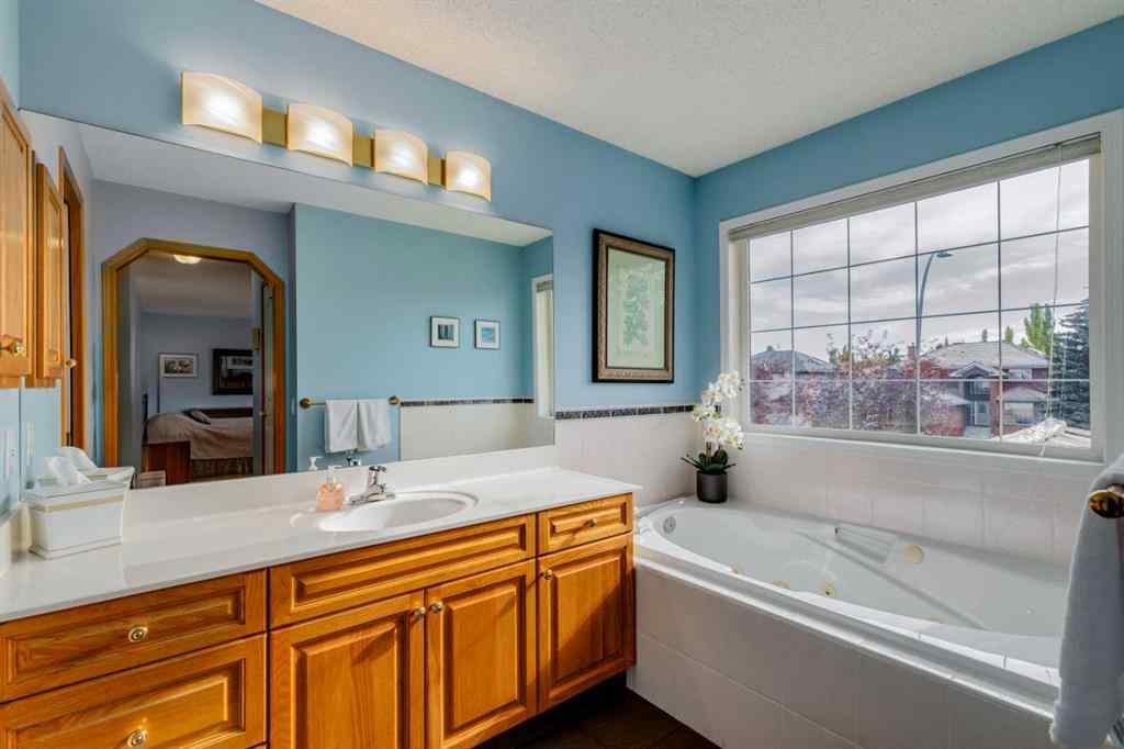 MLS® A2256295 - 537 Sierra Madre Court SW in Signal Hill Calgary, Residential