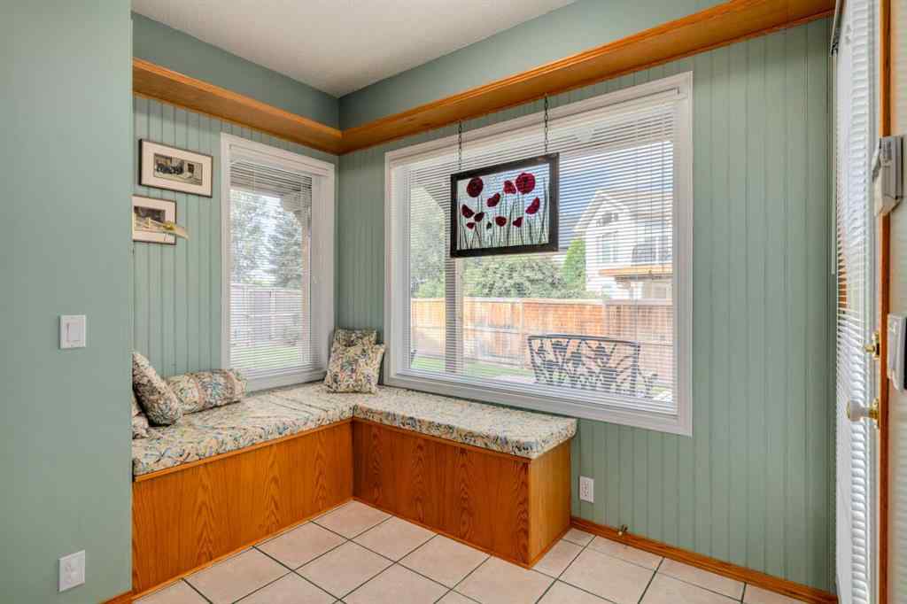 MLS® A2256295 - 537 Sierra Madre Court SW in Signal Hill Calgary, Residential