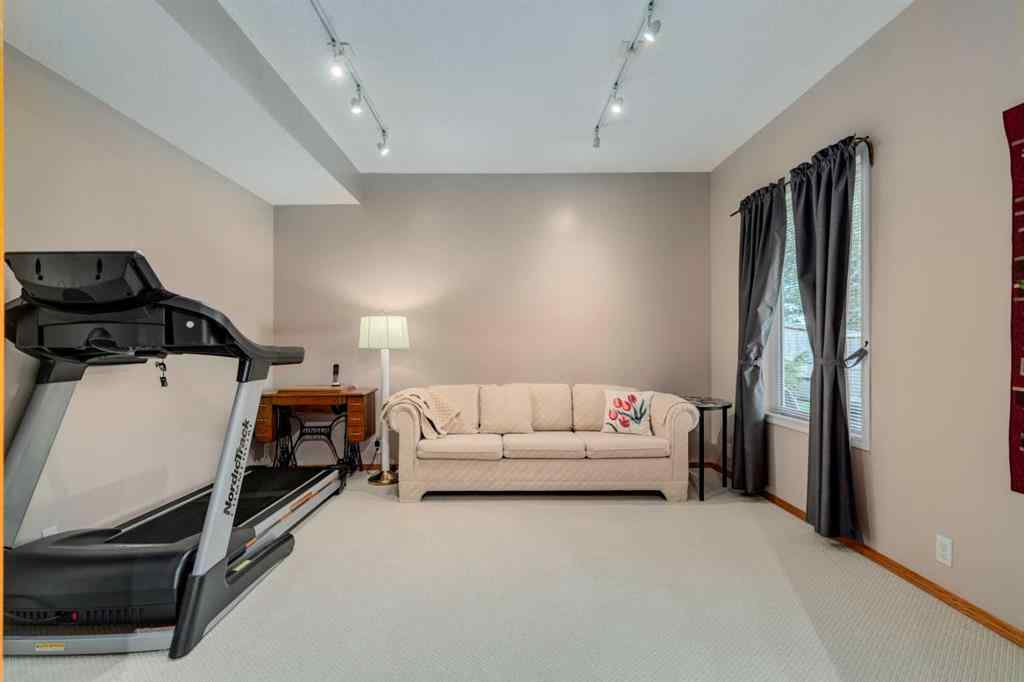 MLS® A2256295 - 537 Sierra Madre Court SW in Signal Hill Calgary, Residential