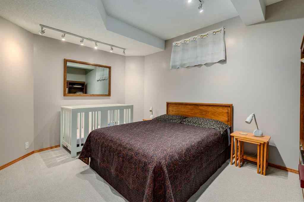 MLS® A2256295 - 537 Sierra Madre Court SW in Signal Hill Calgary, Residential