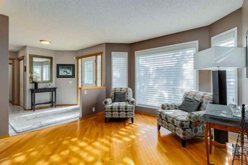 MLS® A2256295 - 537 Sierra Madre Court SW in Signal Hill Calgary, Residential