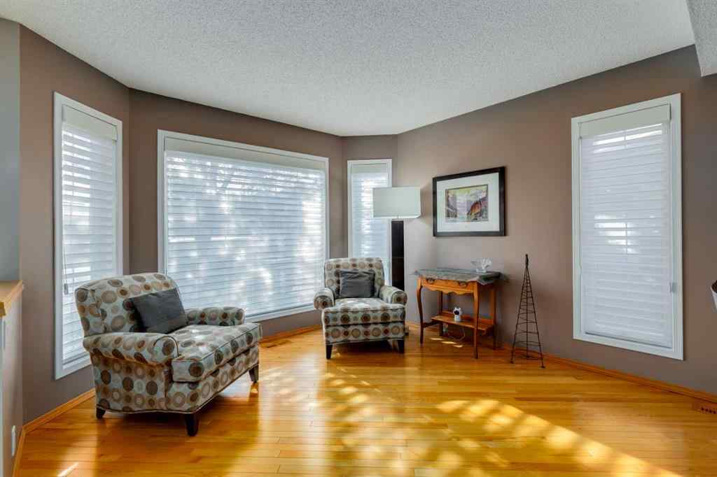 MLS® A2256295 - 537 Sierra Madre Court SW in Signal Hill Calgary, Residential
