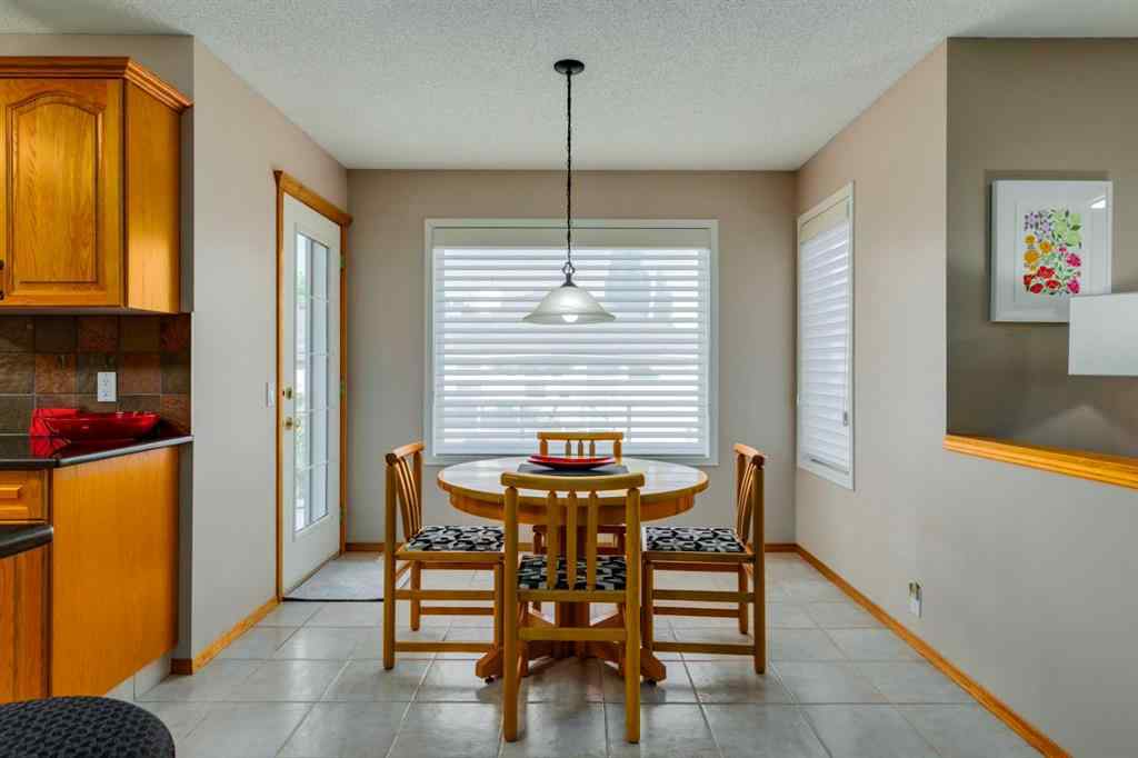 MLS® A2256295 - 537 Sierra Madre Court SW in Signal Hill Calgary, Residential