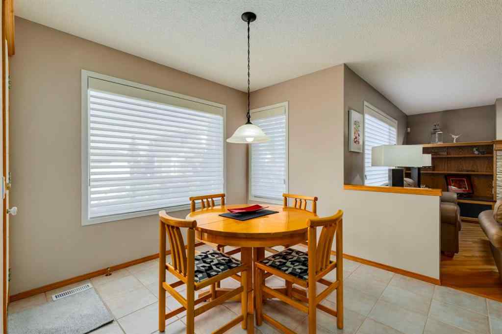 MLS® A2256295 - 537 Sierra Madre Court SW in Signal Hill Calgary, Residential