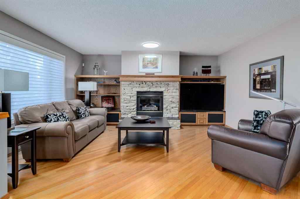 MLS® A2256295 - 537 Sierra Madre Court SW in Signal Hill Calgary, Residential
