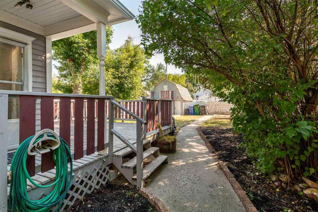 MLS® A2256298 - 1210 6 Avenue S in London Road Lethbridge, Residential