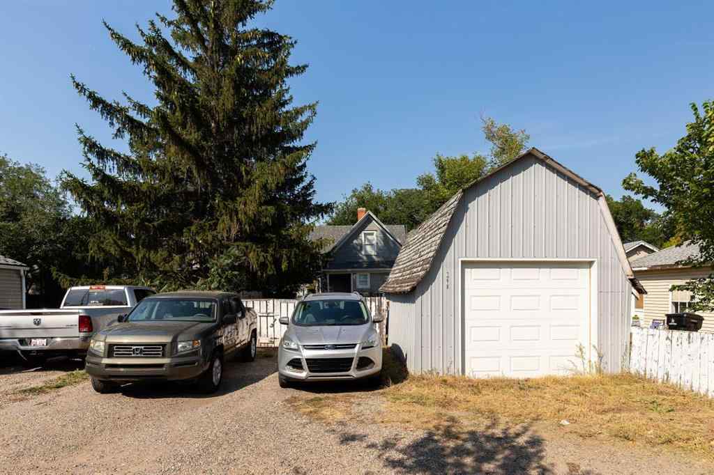 MLS® A2256298 - 1210 6 Avenue S in London Road Lethbridge, Residential