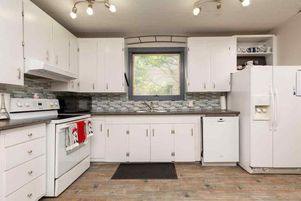 MLS® A2256298 - 1210 6 Avenue S in London Road Lethbridge, Residential