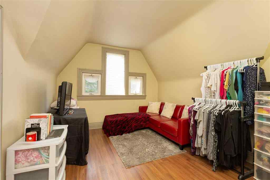 MLS® A2256298 - 1210 6 Avenue S in London Road Lethbridge, Residential