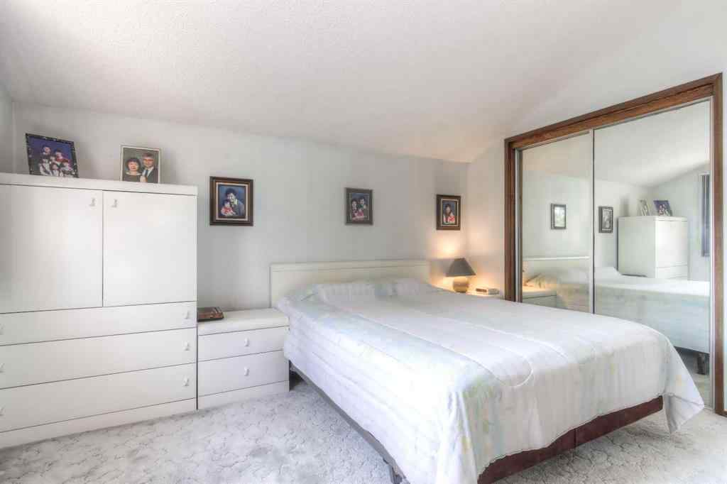 MLS® A2256299 - 22 Varwood Place NW in Varsity Calgary, Residential