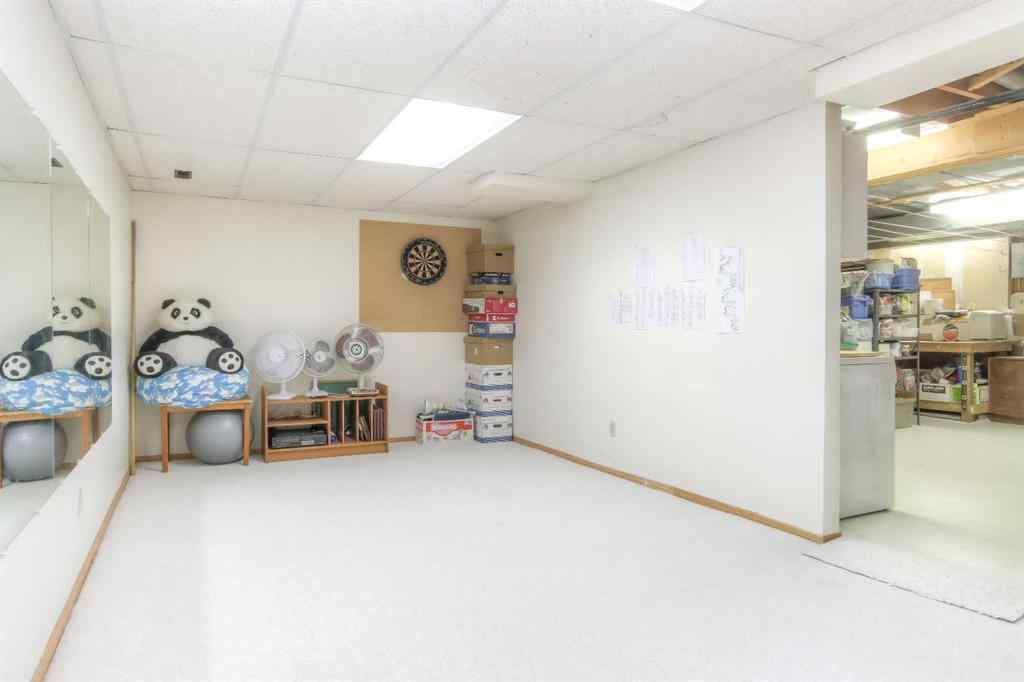 MLS® A2256299 - 22 Varwood Place NW in Varsity Calgary, Residential