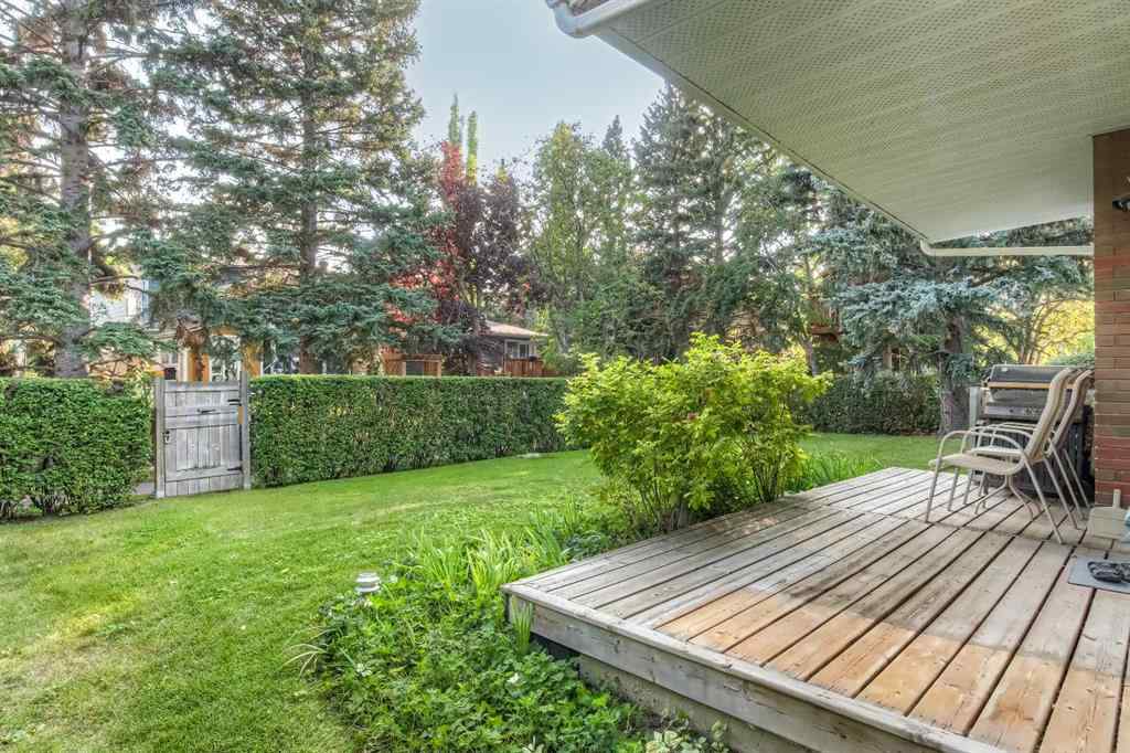 MLS® A2256299 - 22 Varwood Place NW in Varsity Calgary, Residential