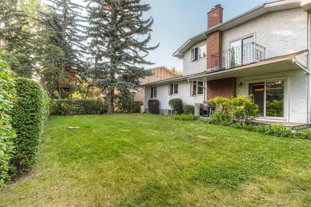 MLS® A2256299 - 22 Varwood Place NW in Varsity Calgary, Residential